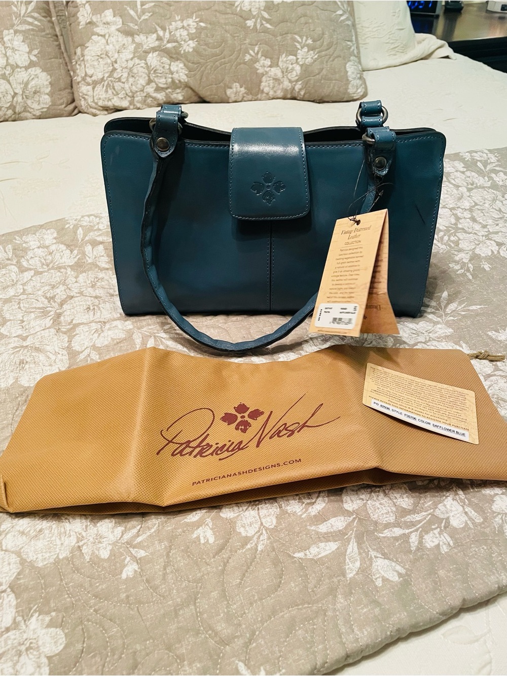 Patricia Nash Safflower blue purse new with tags🦋